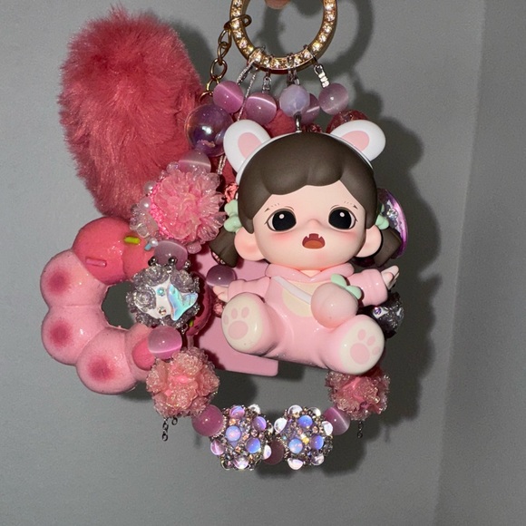 Popmart Zora bag charm. - Picture 5 of 5